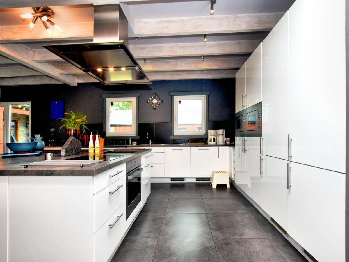 Beautiful Villa With Heated Outdoor Pool Manhay Exterior photo